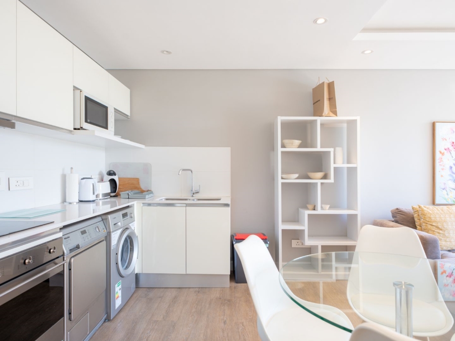 To Let 1 Bedroom Property for Rent in Green Point Western Cape